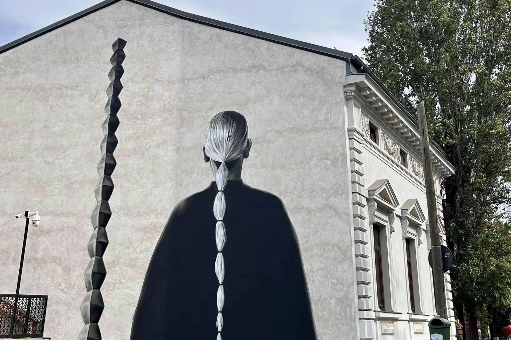 POINT Art Hub revitalizează peisajul urban din București cu un nou mural