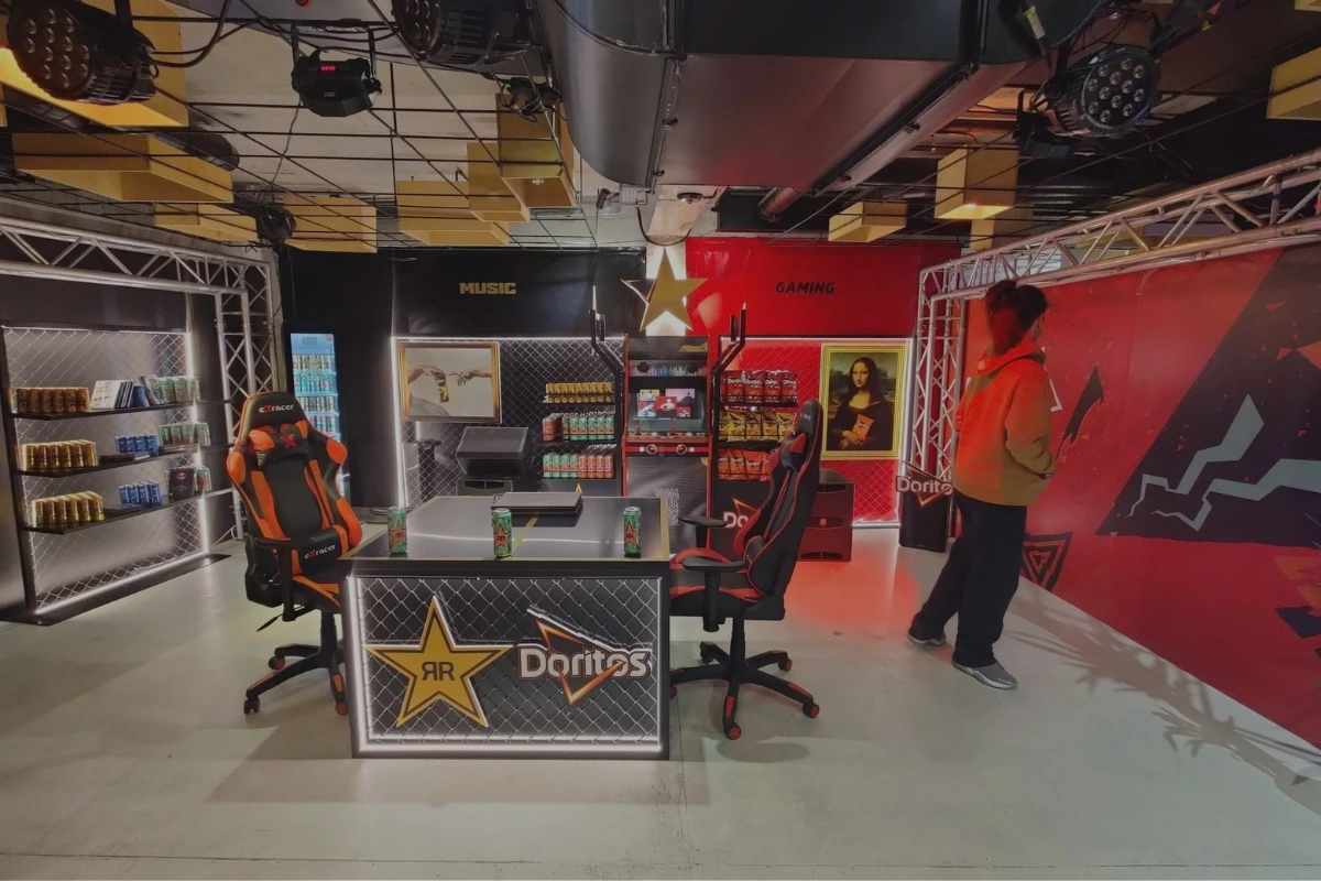 Tipuri evenimente corporate POINT HUB – Filmări, podcasturi și prezentări media